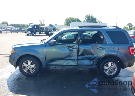 2011 Ford Escape Xlt z USA, uszkodzony, nr VIN 1FMCU0D73BKA83242